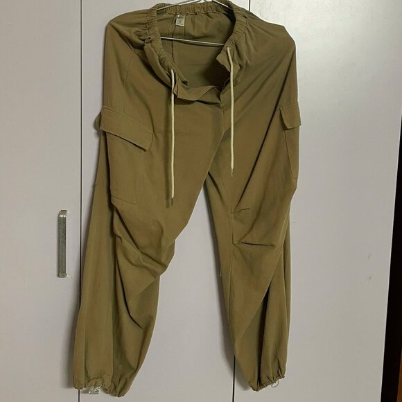 Pants - Women's Khaki Cargo Jogger Pants - Size S